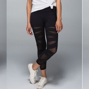 LULULEMON High Times Cropped Leggings Tech Mesh
Black Women’s Size 6 Reg